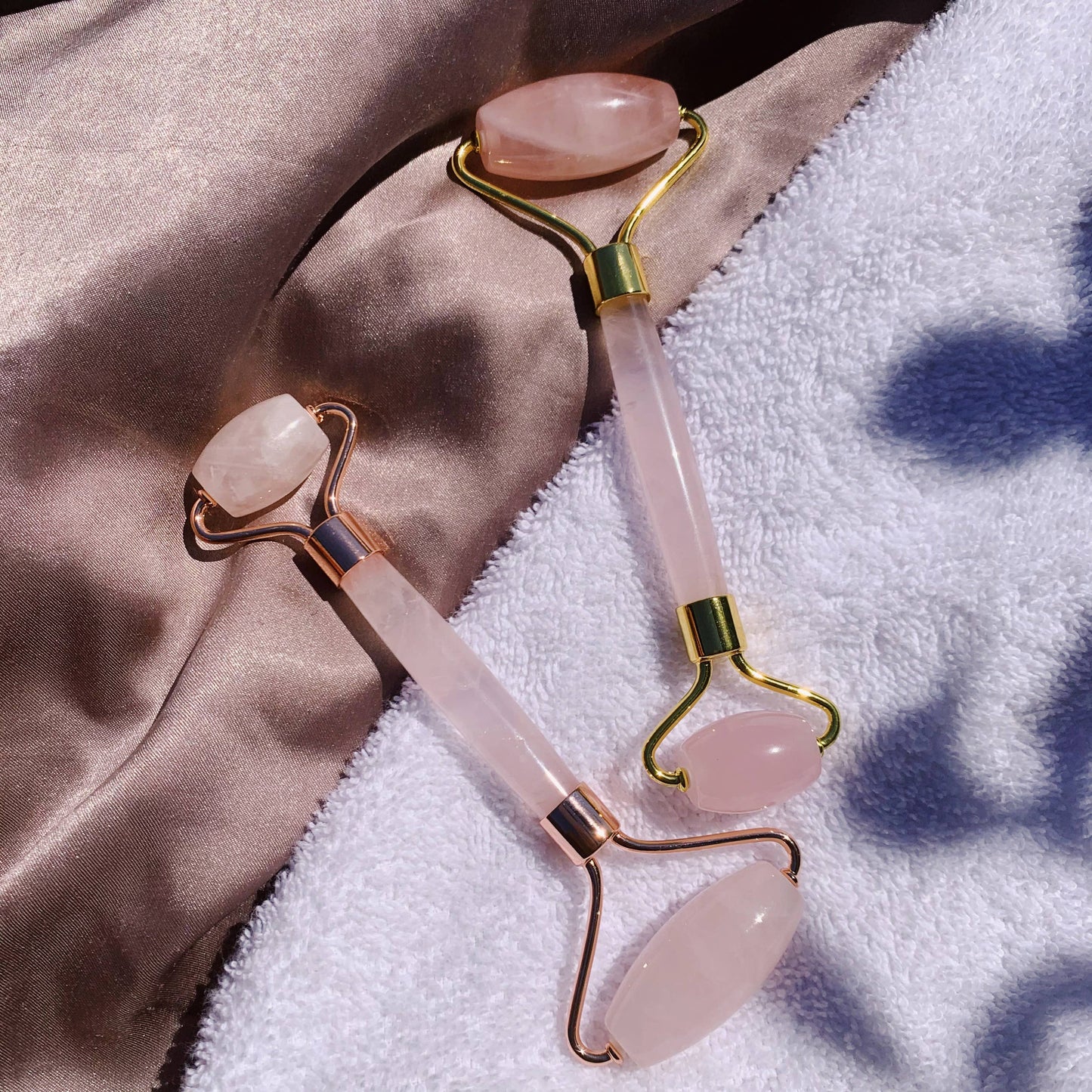 Rose Quartz Facial Roller: Rose Gold
