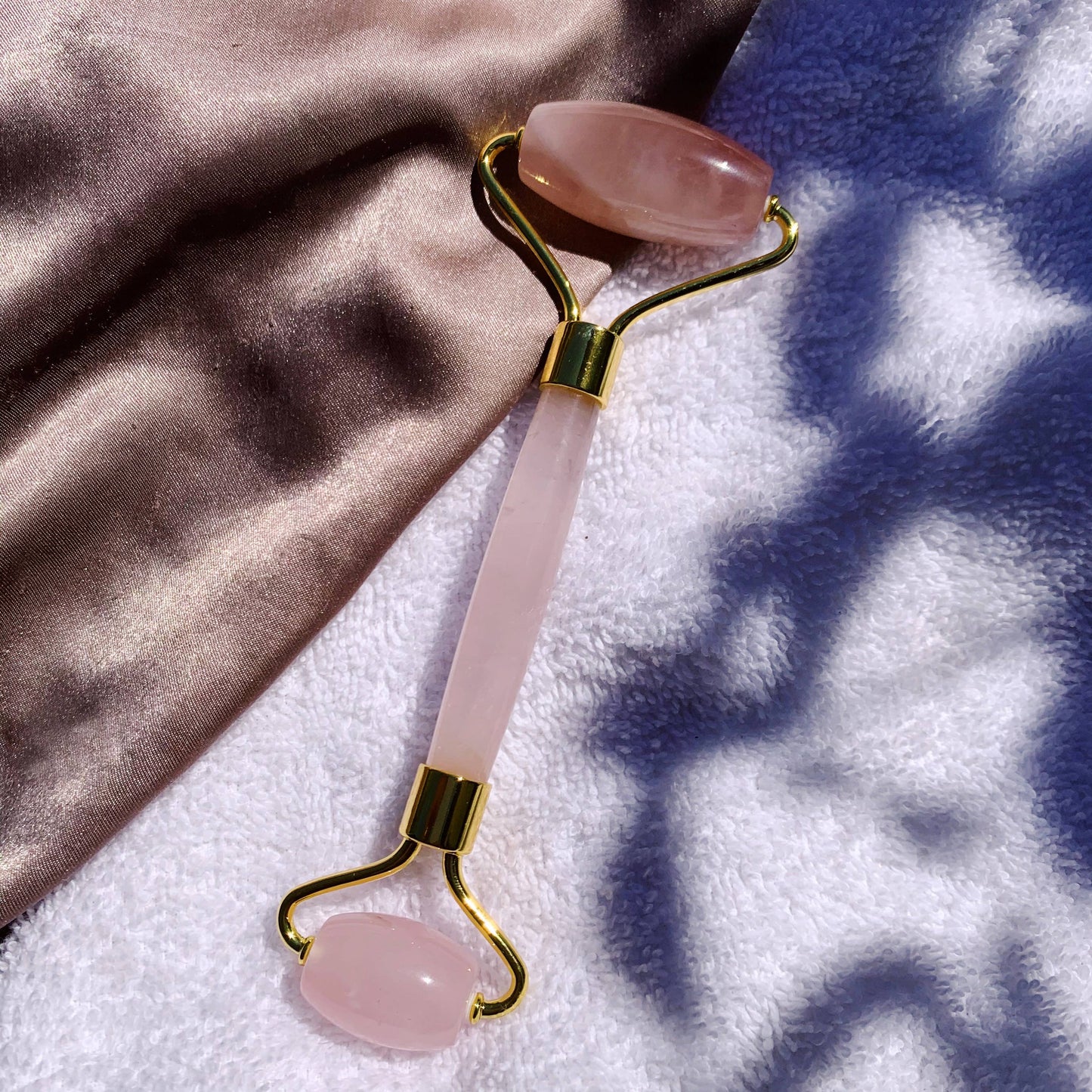 Rose Quartz Facial Roller: Rose Gold