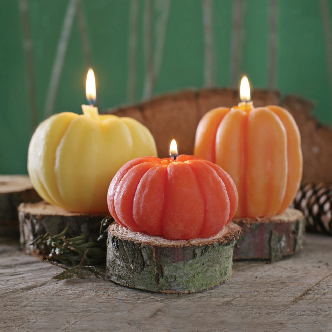 Medium Orange Pumpkin Candles: Beeswax (3" x 3.25")