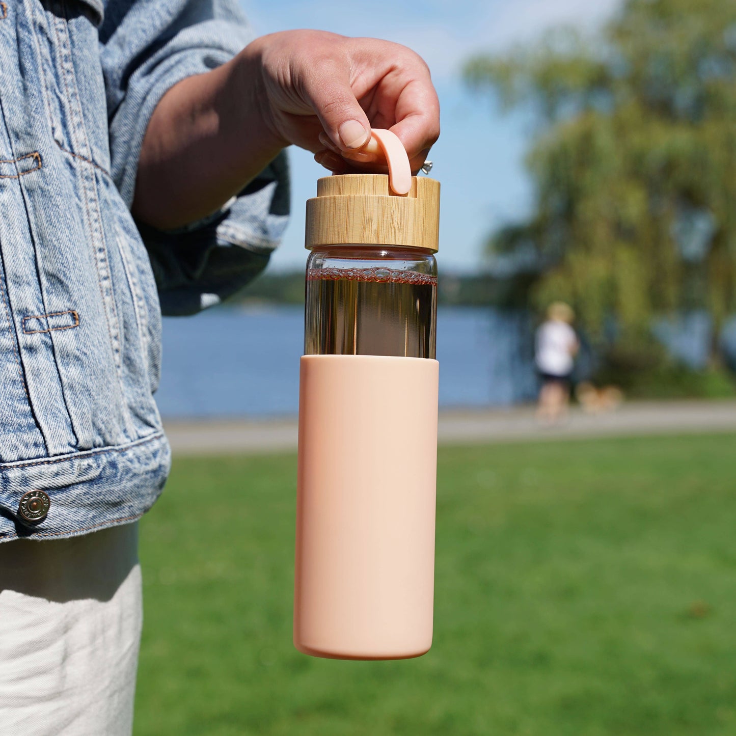 Dana™ Glass Travel Mug w/ Infuser & Silicone Sleeve - Coral